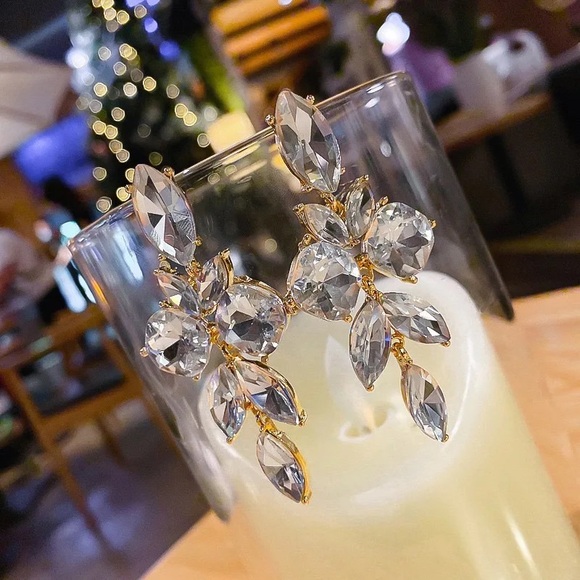 Anthro Crystal Large Leaf Shaped Dangle Drop Earrings Clear Long - Picture 3 of 11